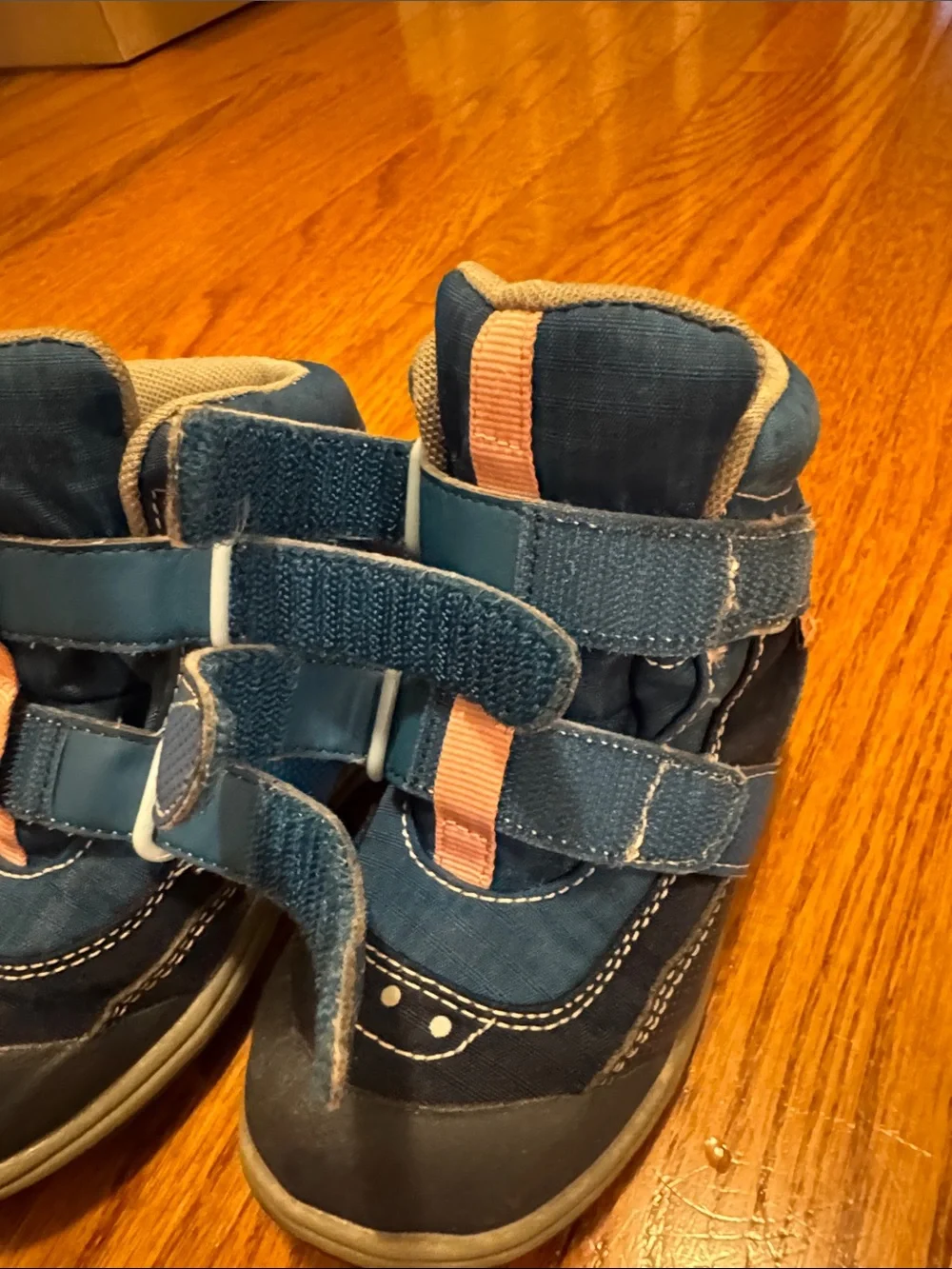 Girls see Kai run waterproof atlas boots size 10 blue and pink